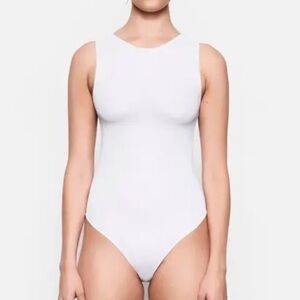SKIMS $62 Jelly Sheer Crew Neck Bodysuit - White L